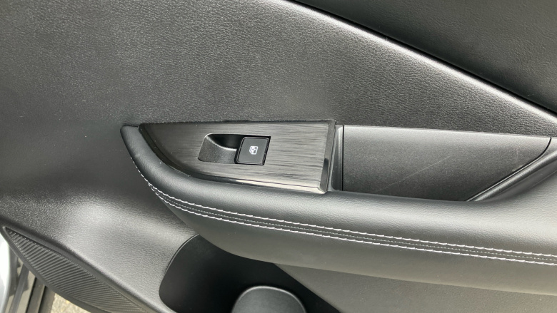 Nissan Qashqai 1.3 DiG-T MH N-Connecta 5dr Petrol Hatchback